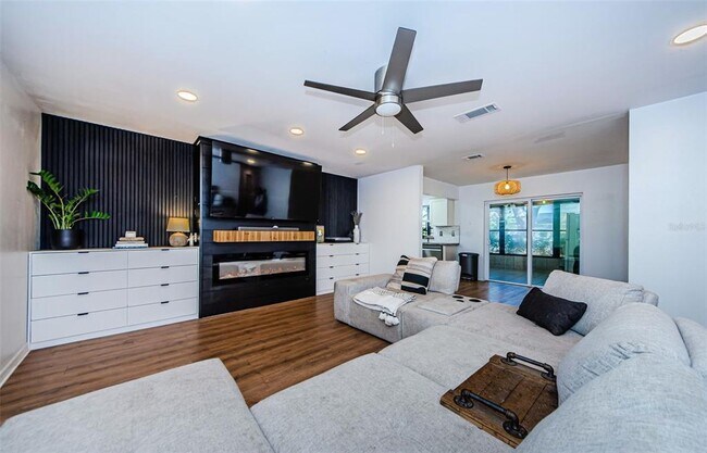 Foto del edificio - 7241 56th Ave N
