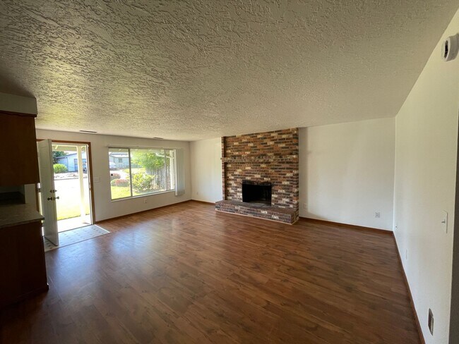 Foto del edificio - 3 Bedroom 2 Bath Single Family House