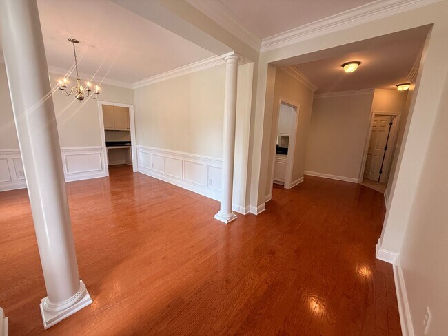 Foto del edificio - 2628 Coulter Pl