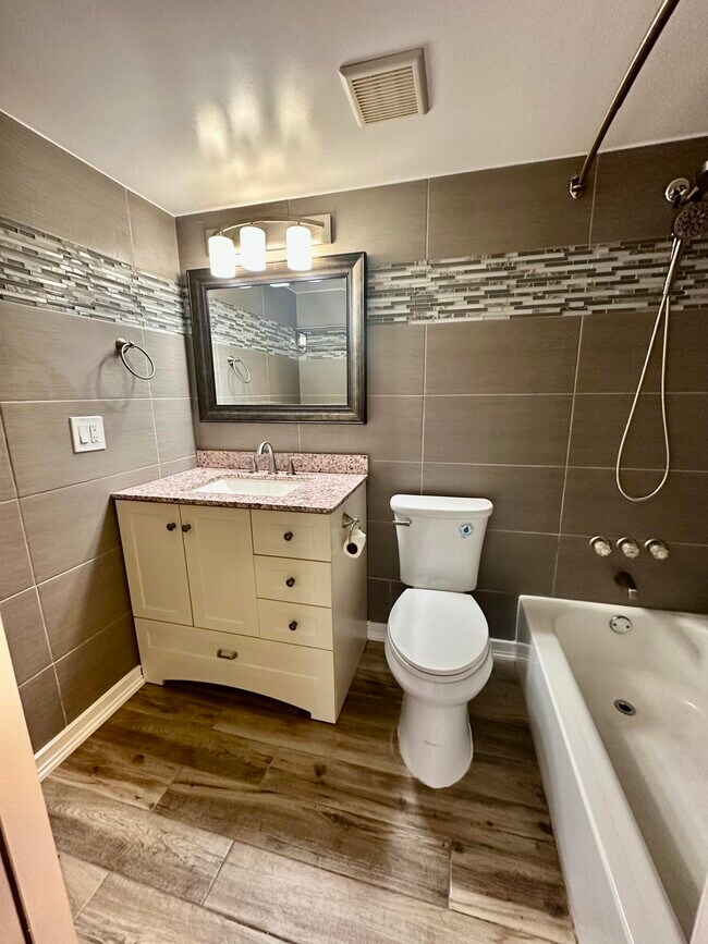 Foto del edificio - 125 Shore Ct