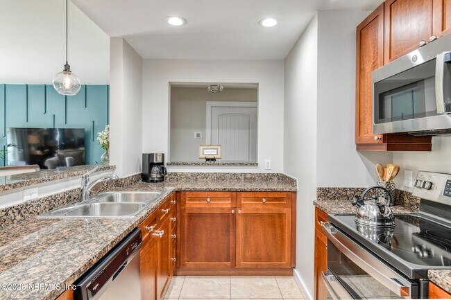 Foto del edificio - 955 Registry Blvd