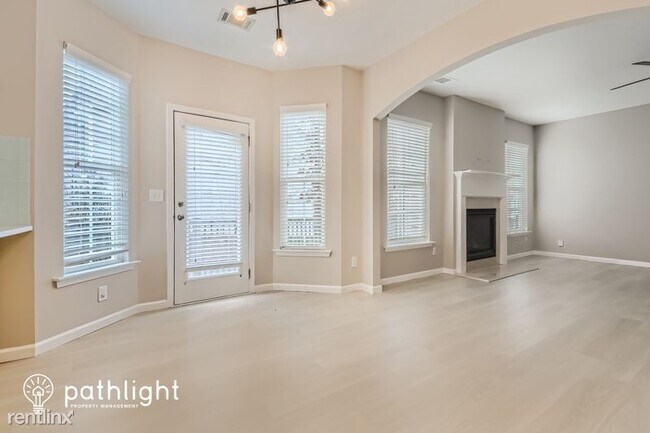 Building Photo - 5 br, 3 bath House - 3201 Mcever Woods Tra...