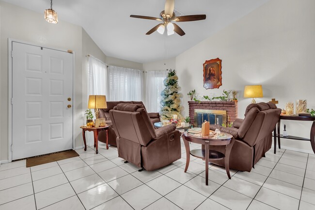 Foto del edificio - 11322 Oakwood Dr