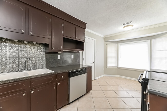 Building Photo - 7724 Peggy Dr