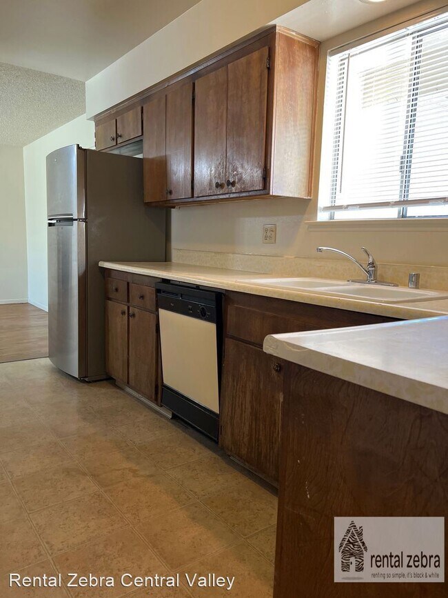 Building Photo - 3 br, 2 bath House - 3290 Cheyenne Dr