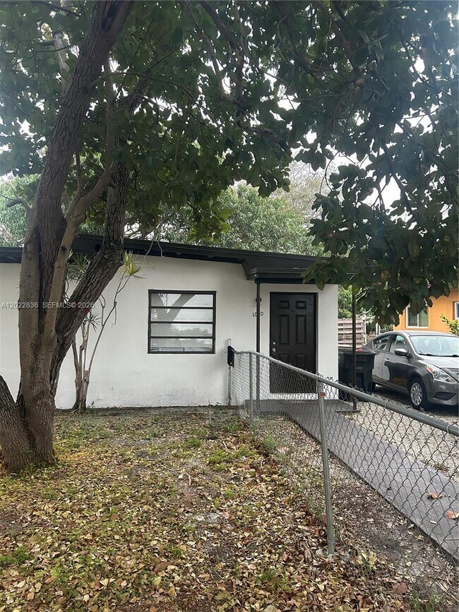 Foto del edificio - 1080 NW 121st St