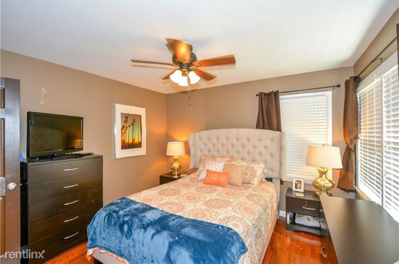 Foto principal - 3328 Mercer University Dr