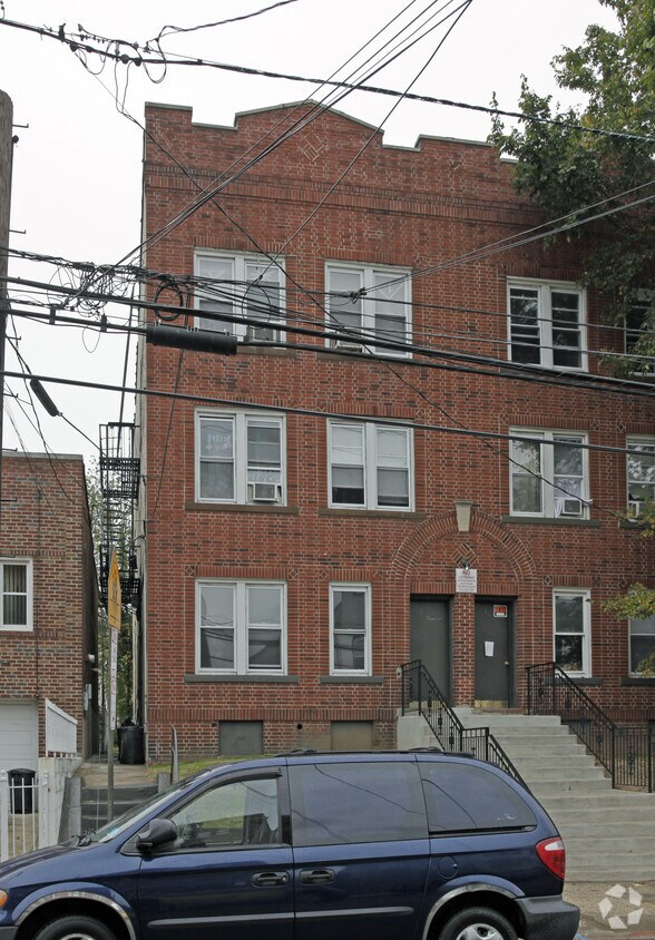 Building Photo - 170 Seaview Ave