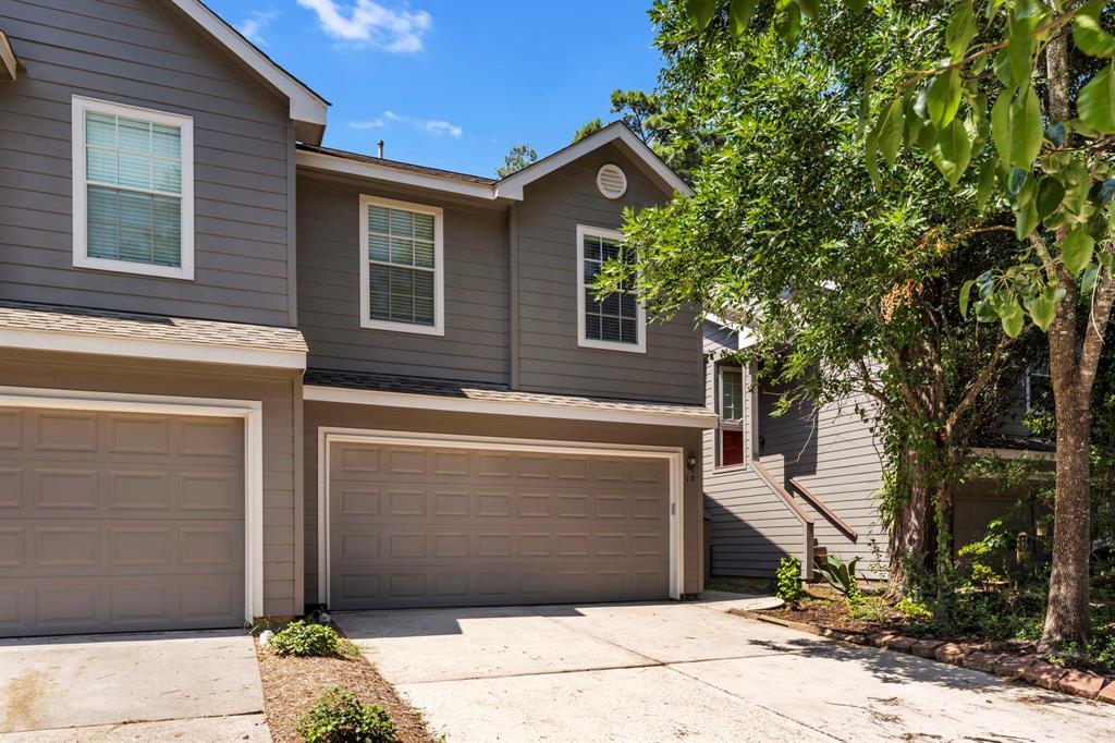 Primary Photo - 18 S Villa Oaks Dr