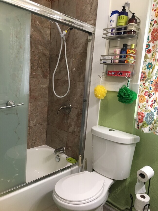 Foto del edificio - 1044 23rd St