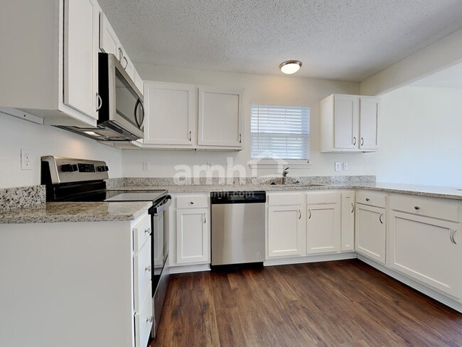 Building Photo - 7140 Kimble Dr