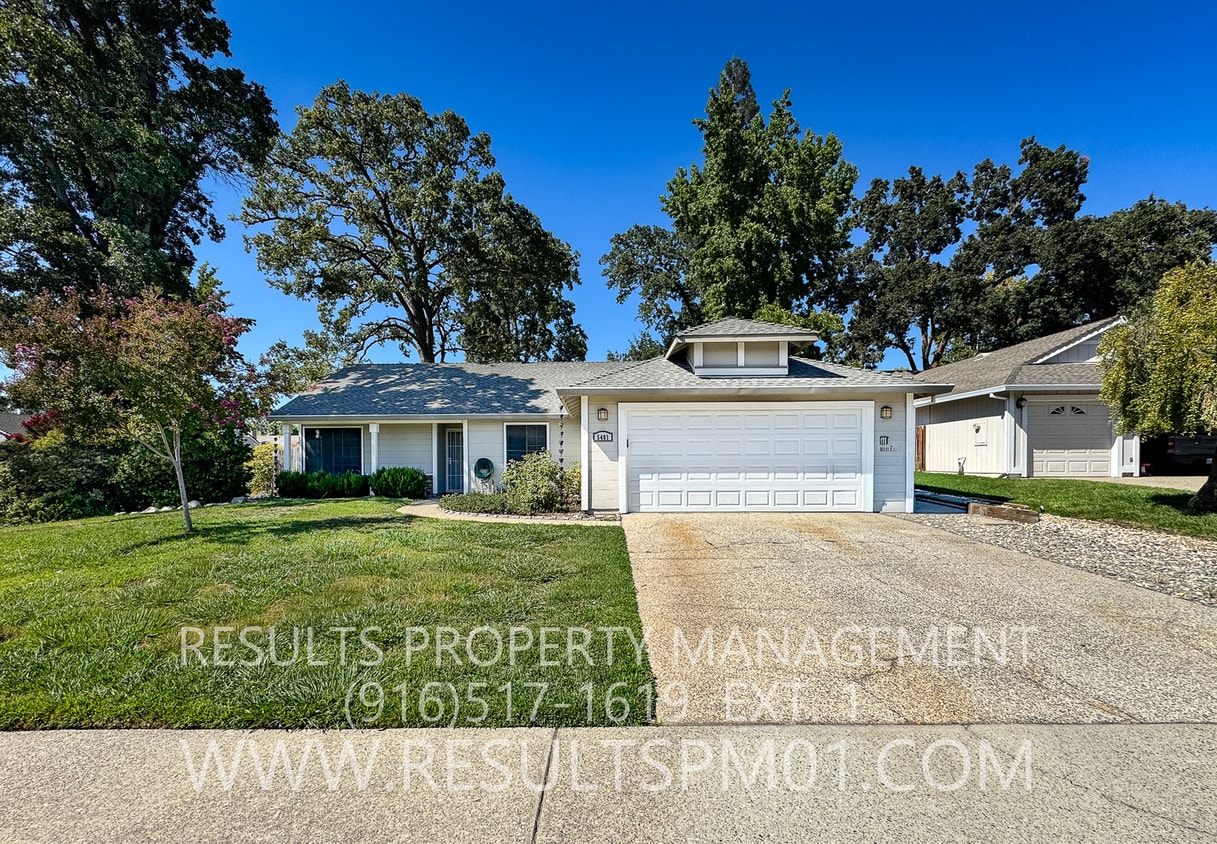 Building Photo - Coming soon! 3 bedroom on a Large Corner Lot
