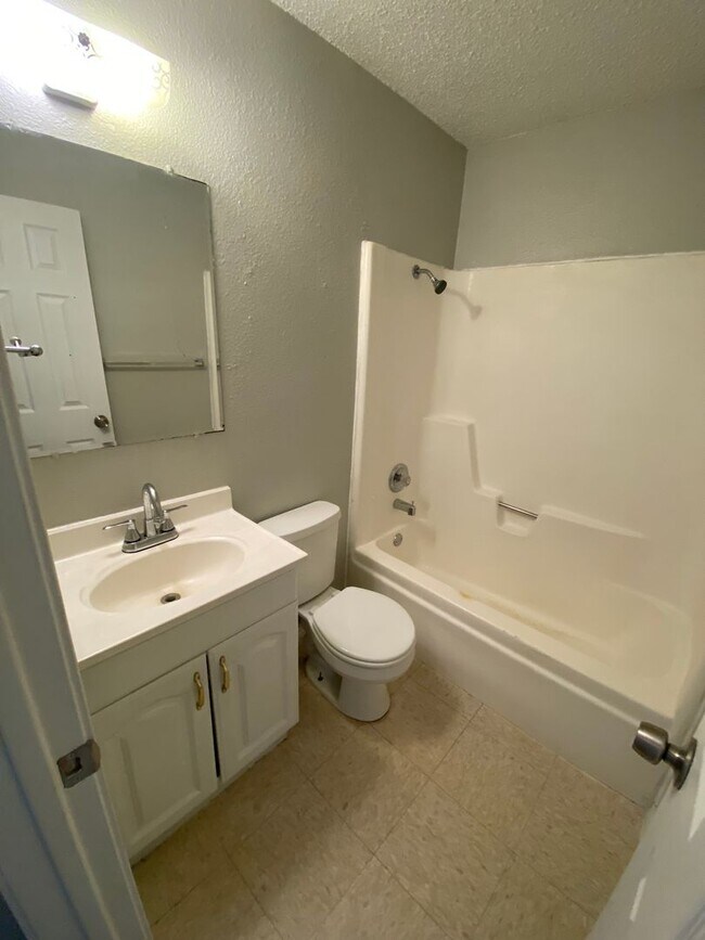 Foto del edificio - 8904 Meadow Trace St