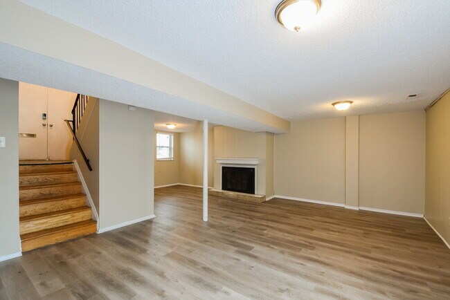 Foto del edificio - 2315 E Humes Ln
