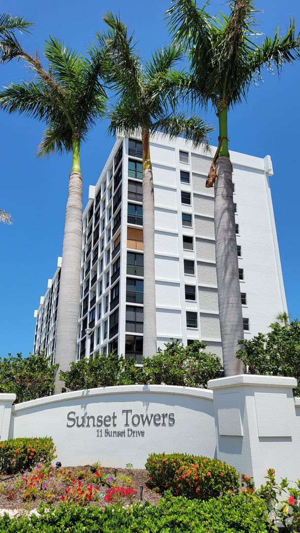 Building Photo - 11 Sunset Dr