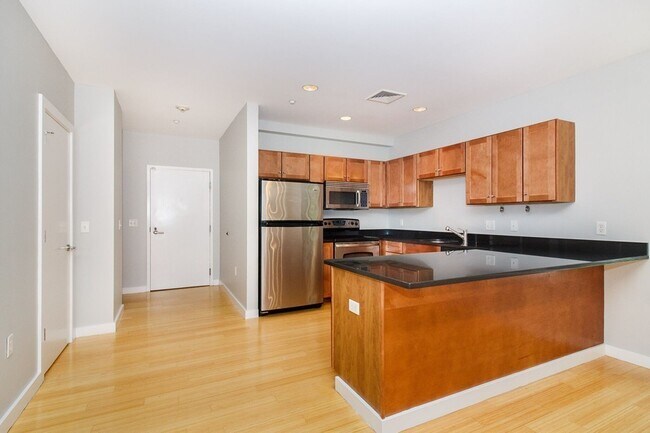 Foto del edificio - 99 Chestnut Hill Ave