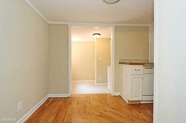 Foto del edificio - 545 Robinson Ave SE
