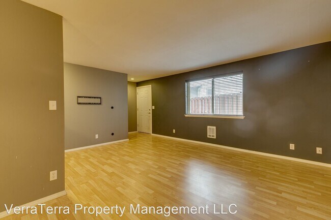 Building Photo - 2 br, 1.5 bath House - 804 NW 52nd St #C