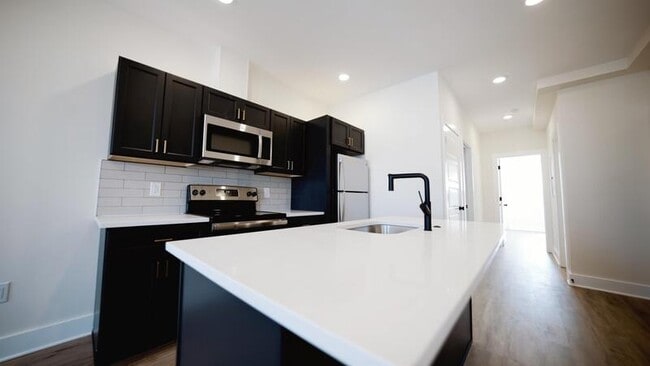 Building Photo - 6830 Ridge Ave