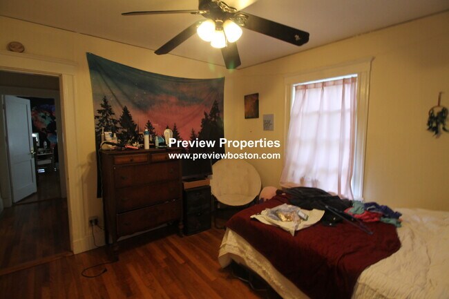 Building Photo - 14 Champney St