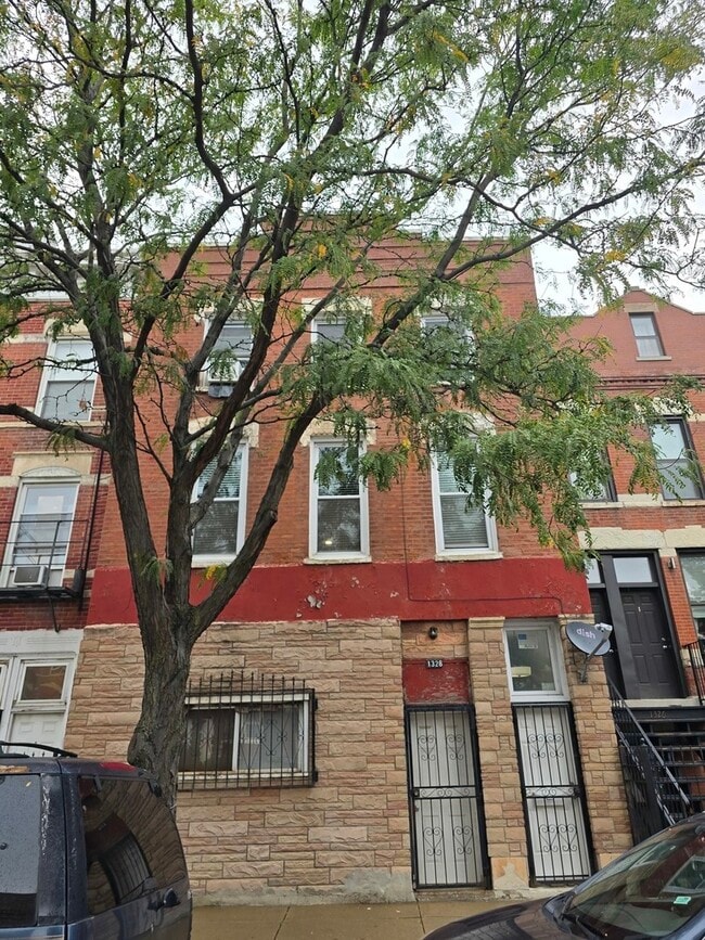 Building Photo - 1328 W 19th St