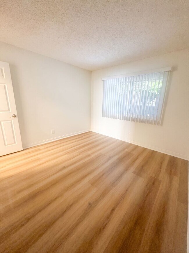Foto del edificio - 2219 Ruhland Ave