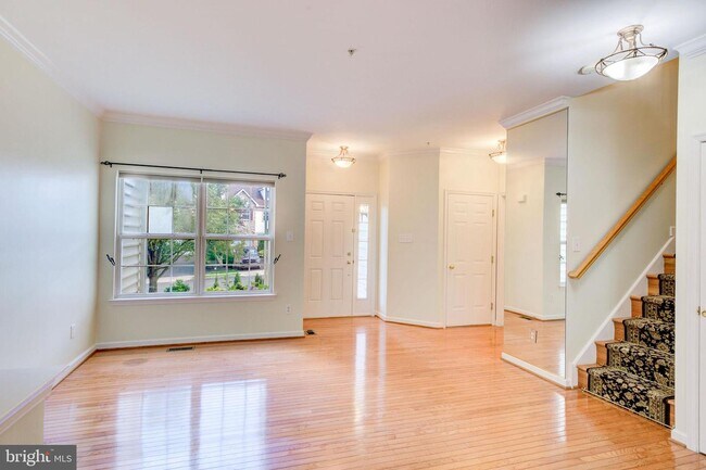 Foto del edificio - 4552 Old Oak Rd