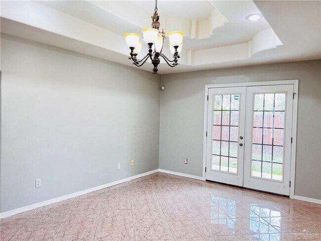 Building Photo - 18 La Vista St