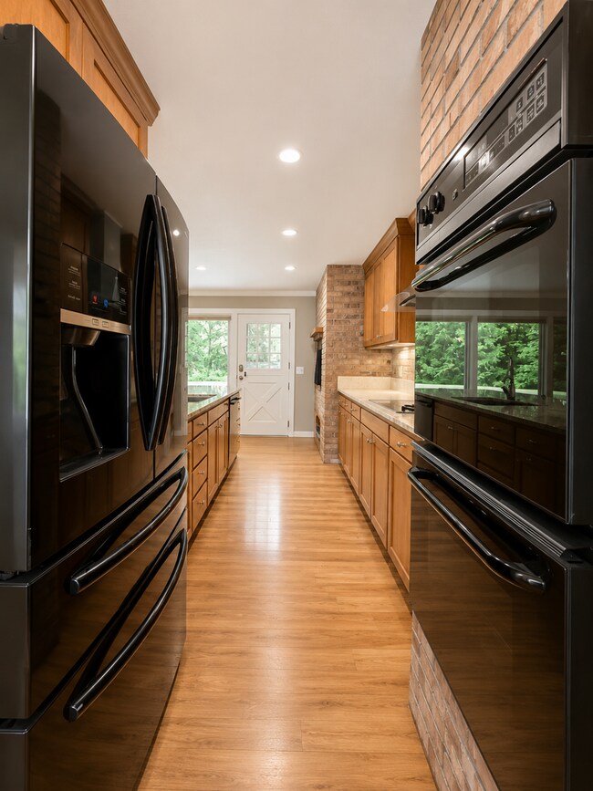 Building Photo - Private Arlington Retreat
