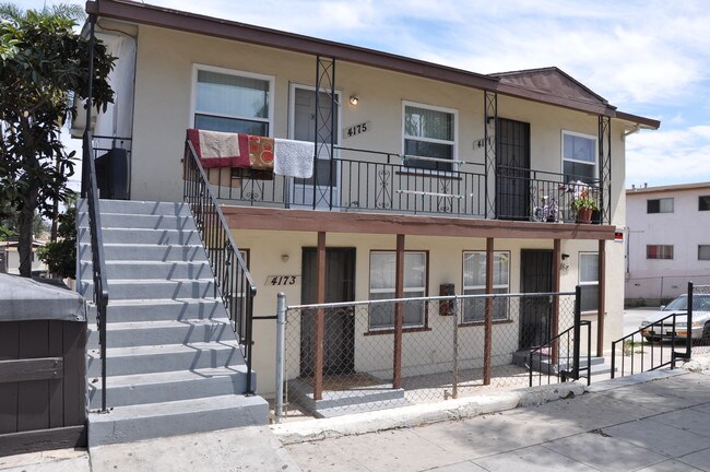 Foto del edificio - 4165-4175 Euclid Ave