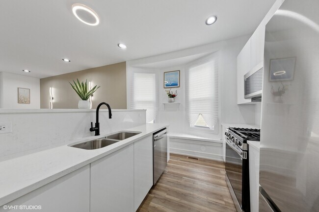 Foto del edificio - 6630 S Drexel Ave