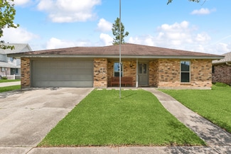 Building Photo - 30 Azalea Ct
