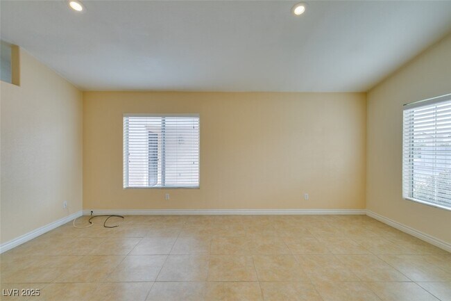 Foto del edificio - 744 Gritty Garnet Ave