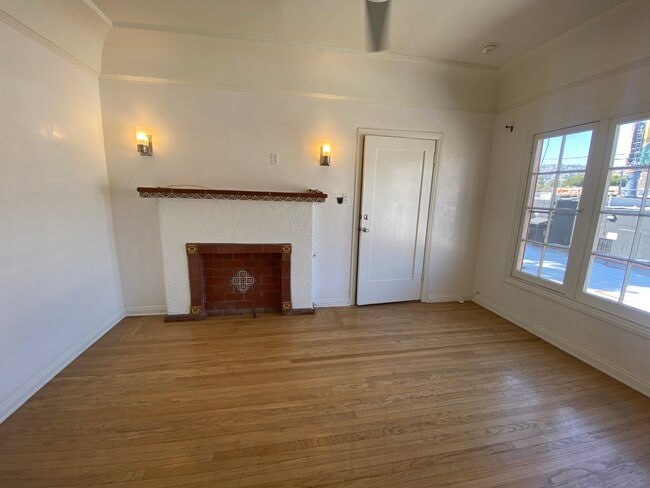 Building Photo - 639 N Spaulding Ave