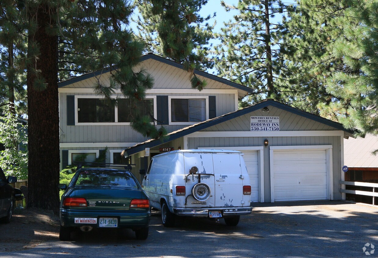 Building Photo - 4147 Manzanita Ave