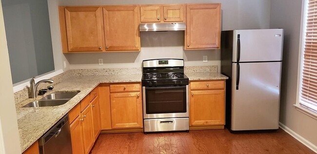 Photo - 905 Bendleton Trce Townhome