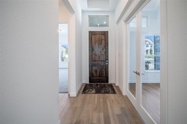 Building Photo - 708 Landing Ln