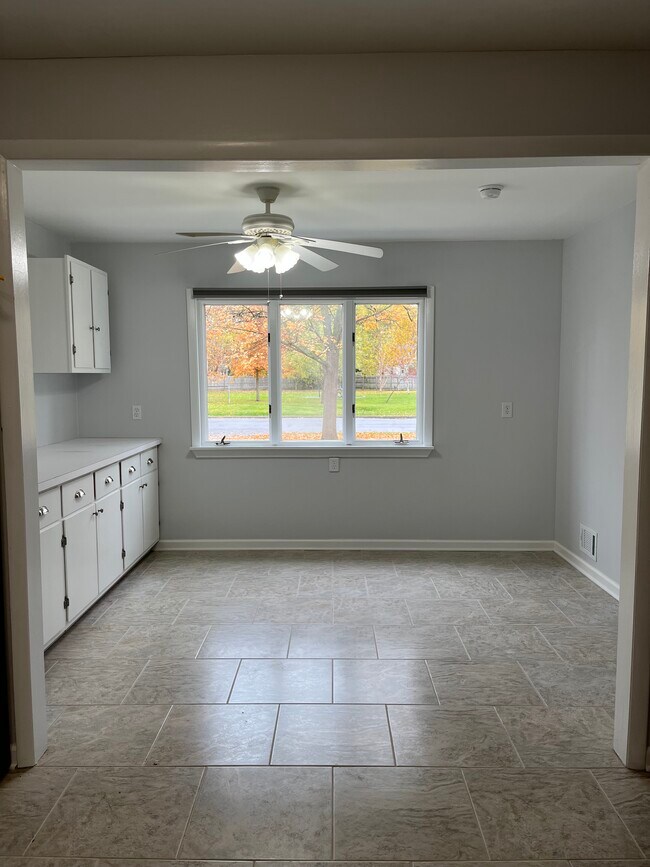 Foto del edificio - 1225 Stony Point Rd