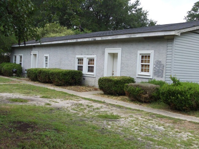 Foto del edificio - 6115 E National Cemetery Rd