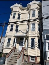 Building Photo - 422 St Pauls Ave