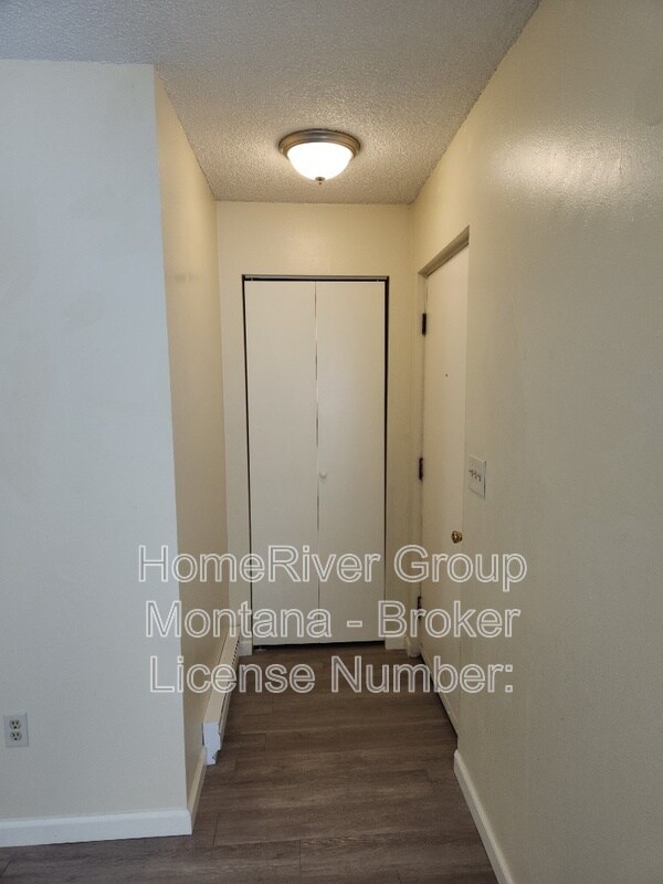 Building Photo - 2131 S 4th St W