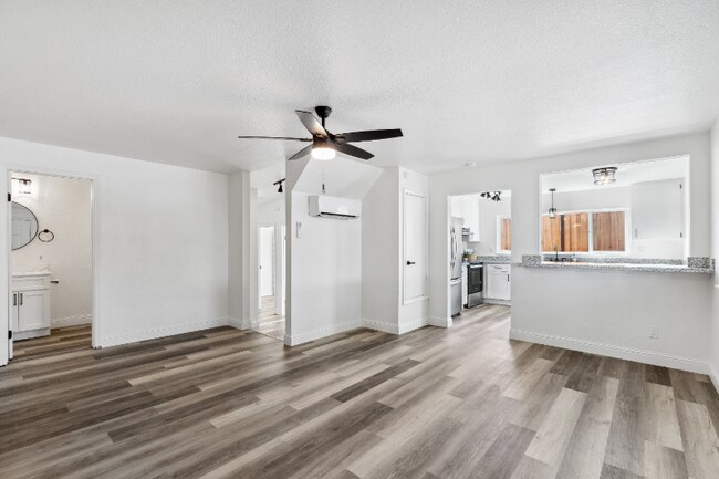 Foto del edificio - 1709 Noia Ave