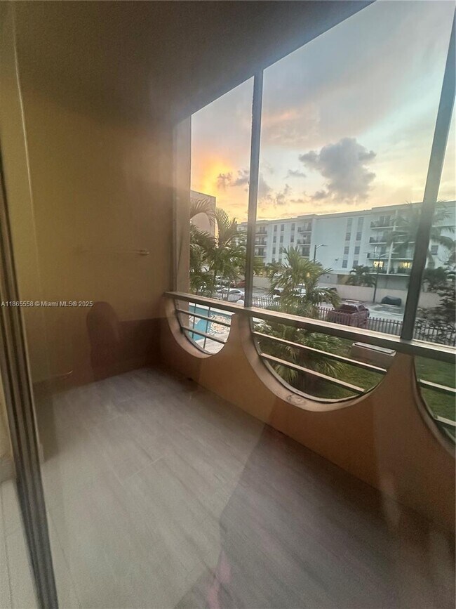 Foto del edificio - 4680 W 13th Ln
