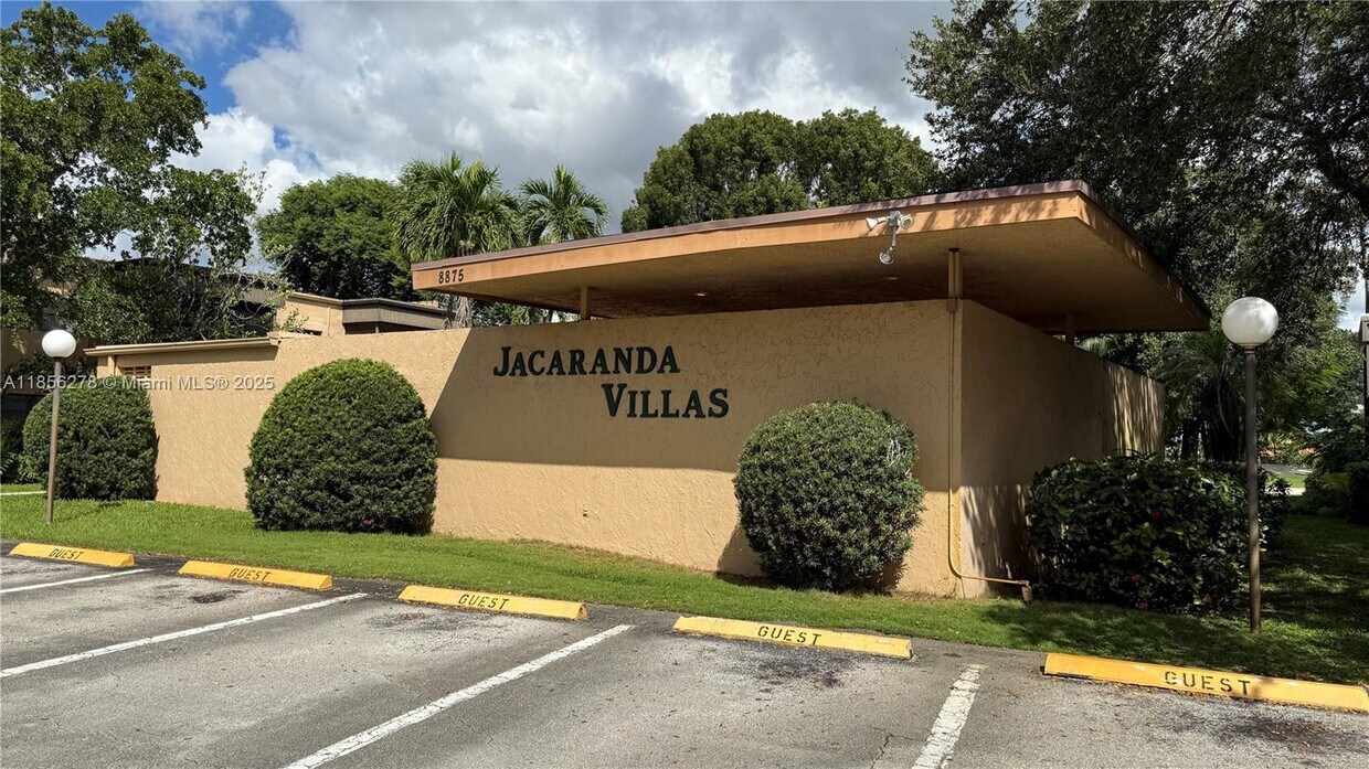 Foto principal - 8851 N New River Canal Rd