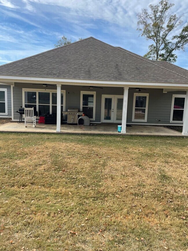 Foto del edificio - Beautiful 4 BR 2 bath in Prospect Ridge area