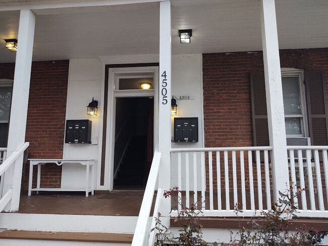 Building Photo - 4505 Keswick Rd