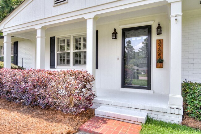 Building Photo - Beautiful Ranch in Montclair!