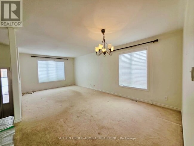 Photo du bâtiment - 12 Revelstoke Ct