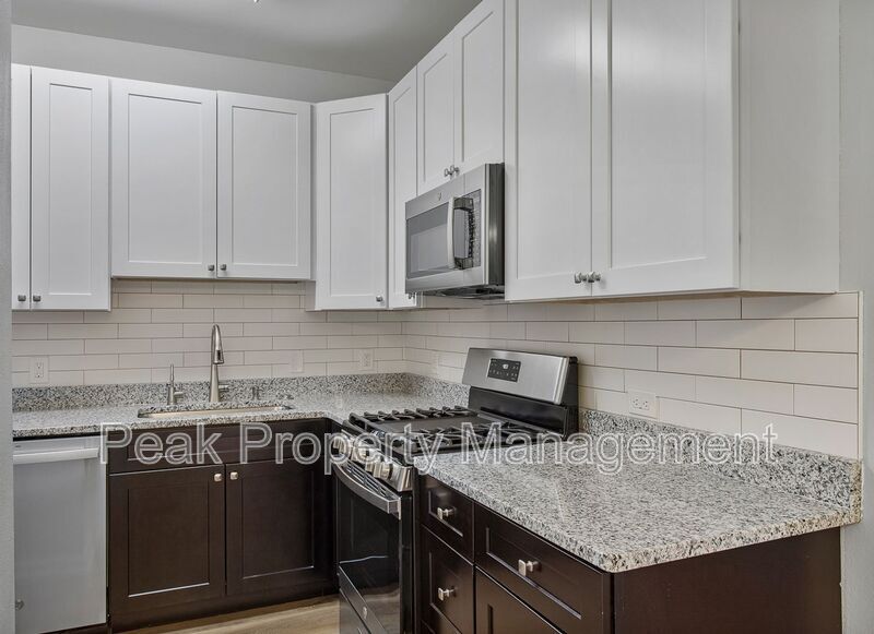Foto principal - 830 Brassie Ln