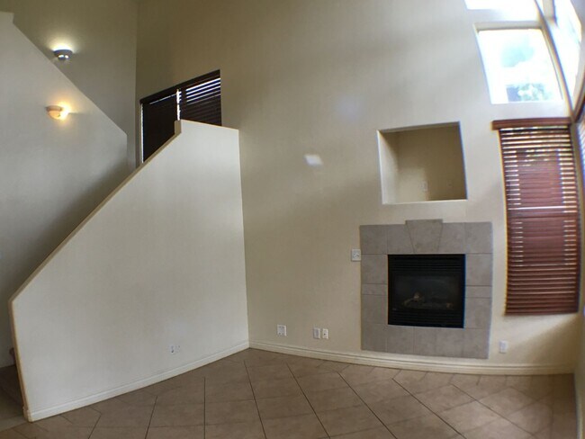 Building Photo - Nice 4 bedroom home in Rio Homes -- Curren...